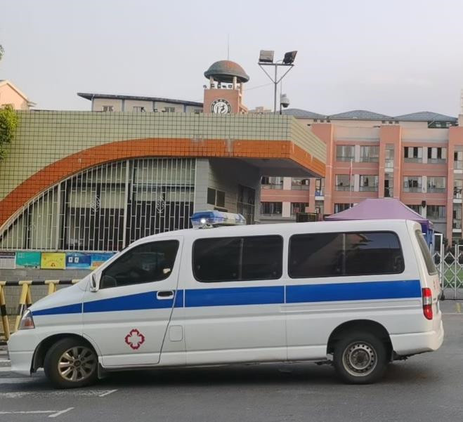 沙县救护车出租护送骨折病人一公里多少钱